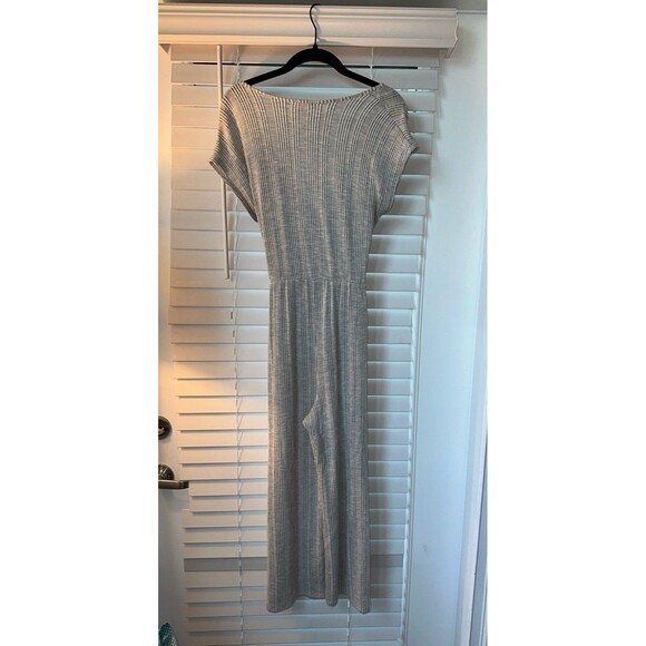 Caution to the wind grey and white romper - Picture 5 of 5